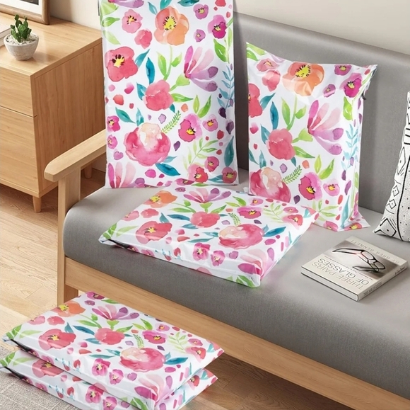 ๐น๏ธ๐ Poly Mailers Large floral  14.5 x 19 bundle โจ๏ธ๐ธ - Picture 3 of 9